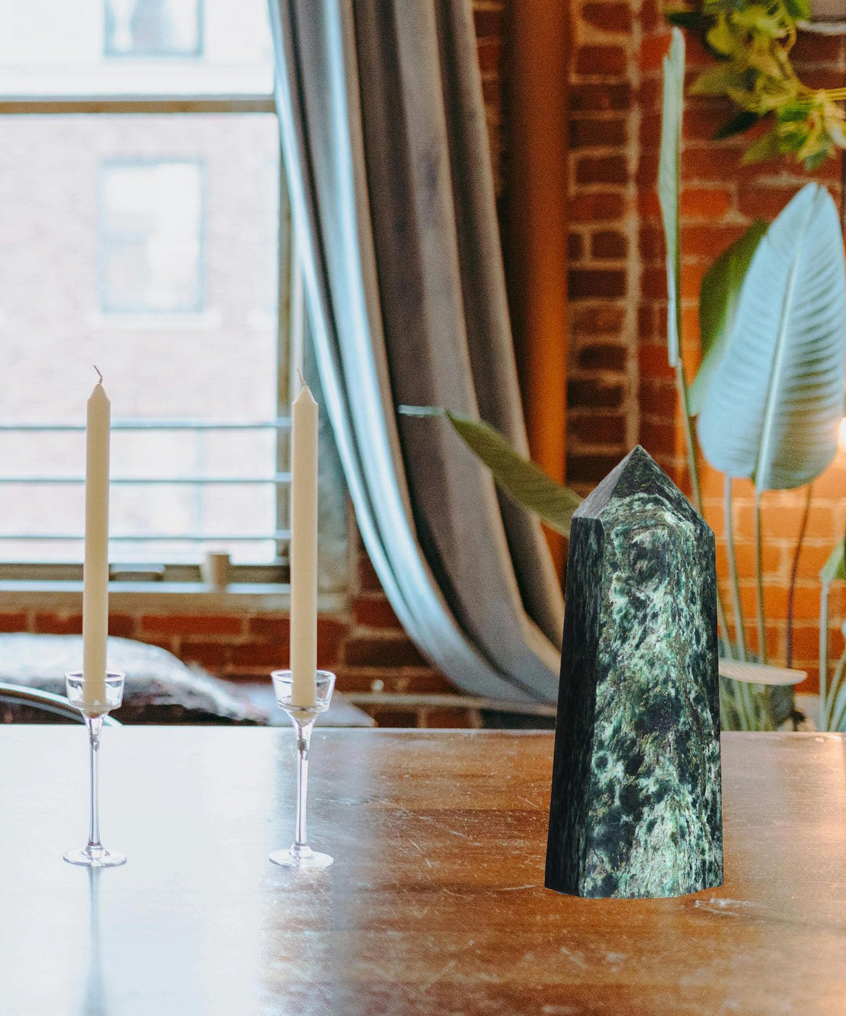AMOYSTONE Natural Stone Tower Large Emerald Stone Rock Healing Crystal Wand Hexagonal Point Obelisk Irregular 2.5-3 Lbs, Spiritual Meditation, Reiki Chakra Gemstone Home Decor
