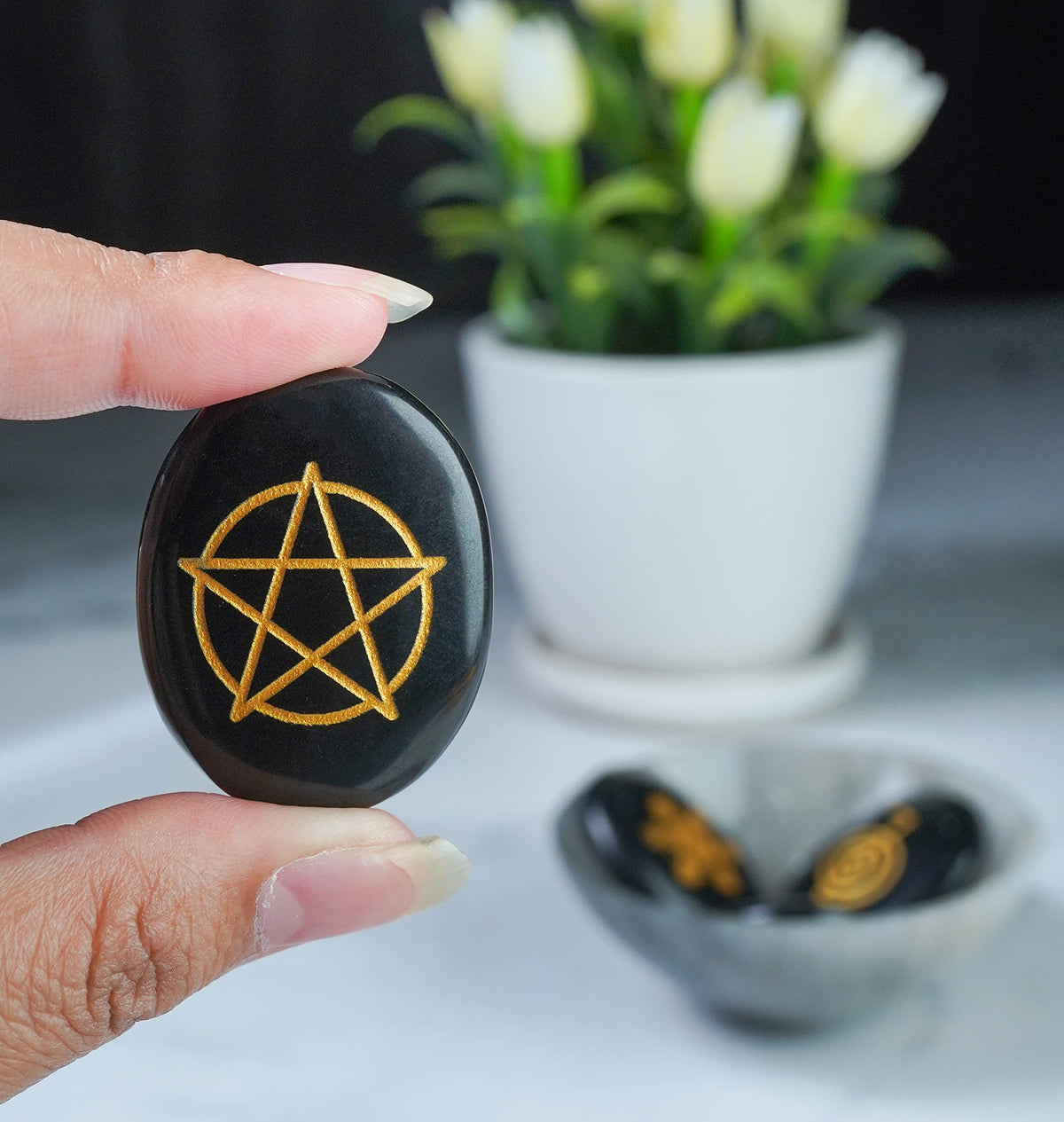 Crocon Black Agate Engraved Stone (Set of 4) Reiki Symbols Polished Palm Stones Sacred Geometry Symbols Set for Good Luck Pocket Stone Positive Healing Balancing Meditation Gemstone Gift Set