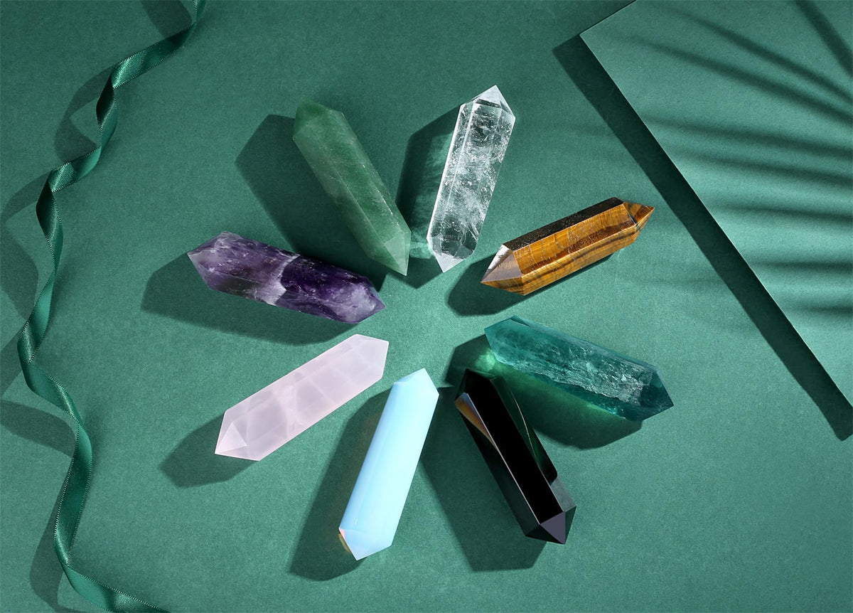 YATOJUZI 3.5" Clear Quartz Crystals Wand Natural Crystals and Healing Stones Large Clear Quartz Crystal Hexagonal Points Crystal Gifts for Women Meditation Divination Reiki Energy 1PCS