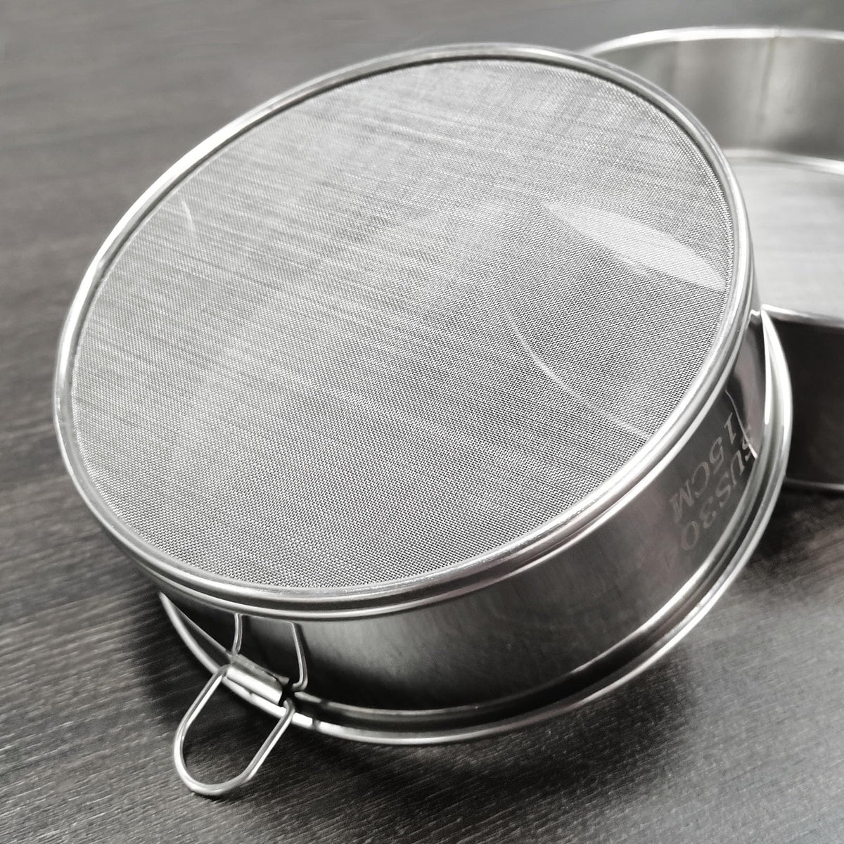 SWZHAI Flour Sifter for Baking 2 Pack, Round Flour Sifter Stainless Steel 6 Inch 60 Mesh and 8 Inch 40 Mesh Sieve Fine Meshs Flours Sieve Set for Baking Cake Bread Pastries