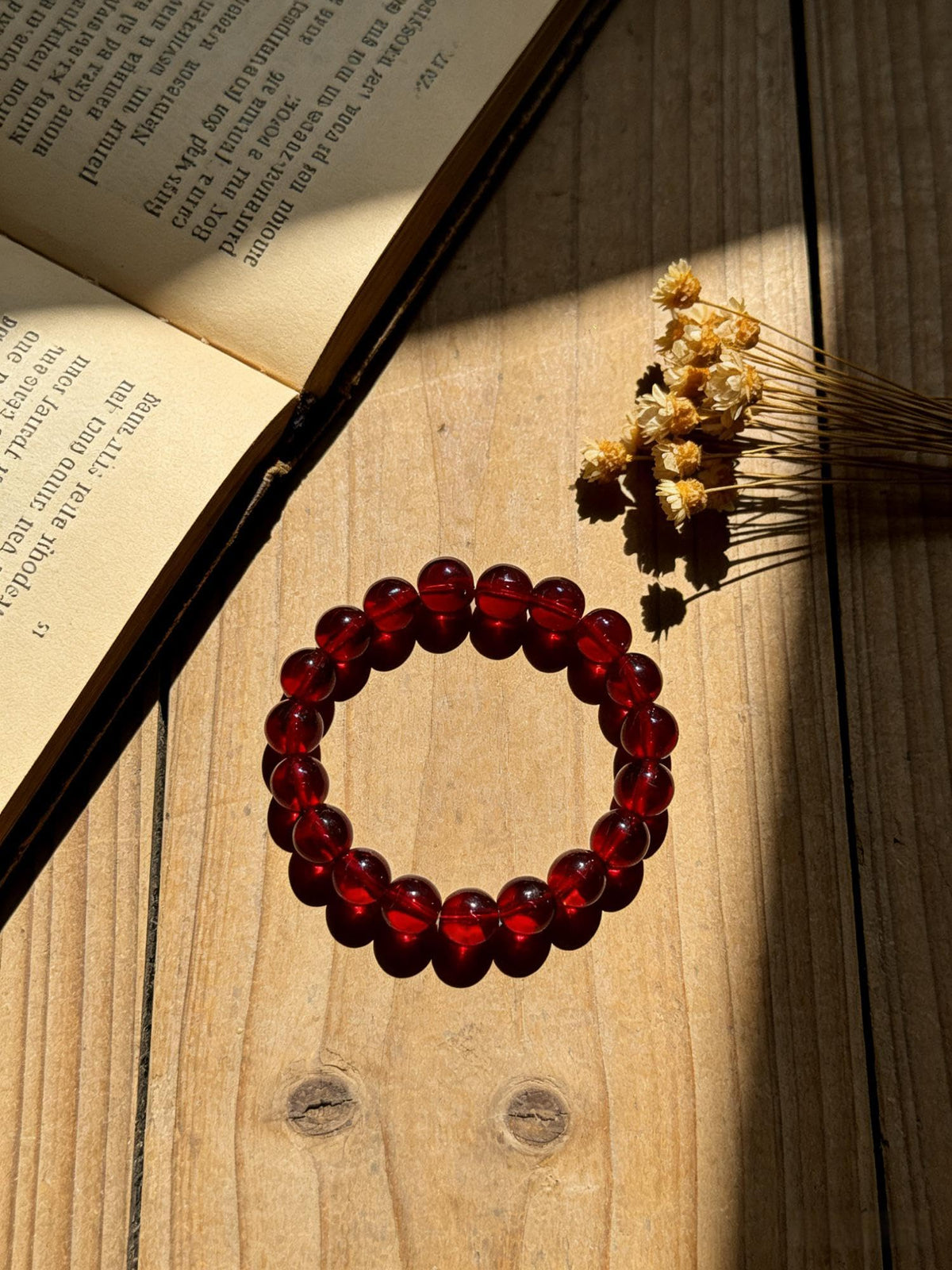 IETWIPNO Stretch Crystal Bracelet for Women,Elastic Beaded Bracelets Set of 1,Multicolor Healing Stone Adjustable Bangle,Gift for Her (10MM Round Red)