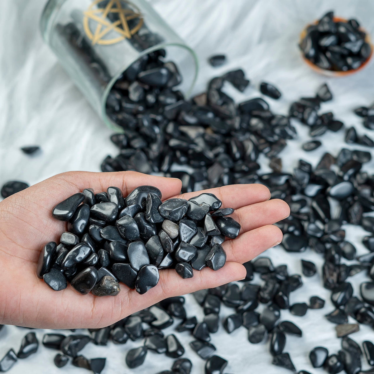 Crocon Polished Black Tourmaline Chips Bulk Natural Stone Raw Gemstone Tumbling Cabbing Polishing Gem Mining Chakra Balancing Reiki and Crystal Healing Good Luck Home Office Décor (1/2 LB)