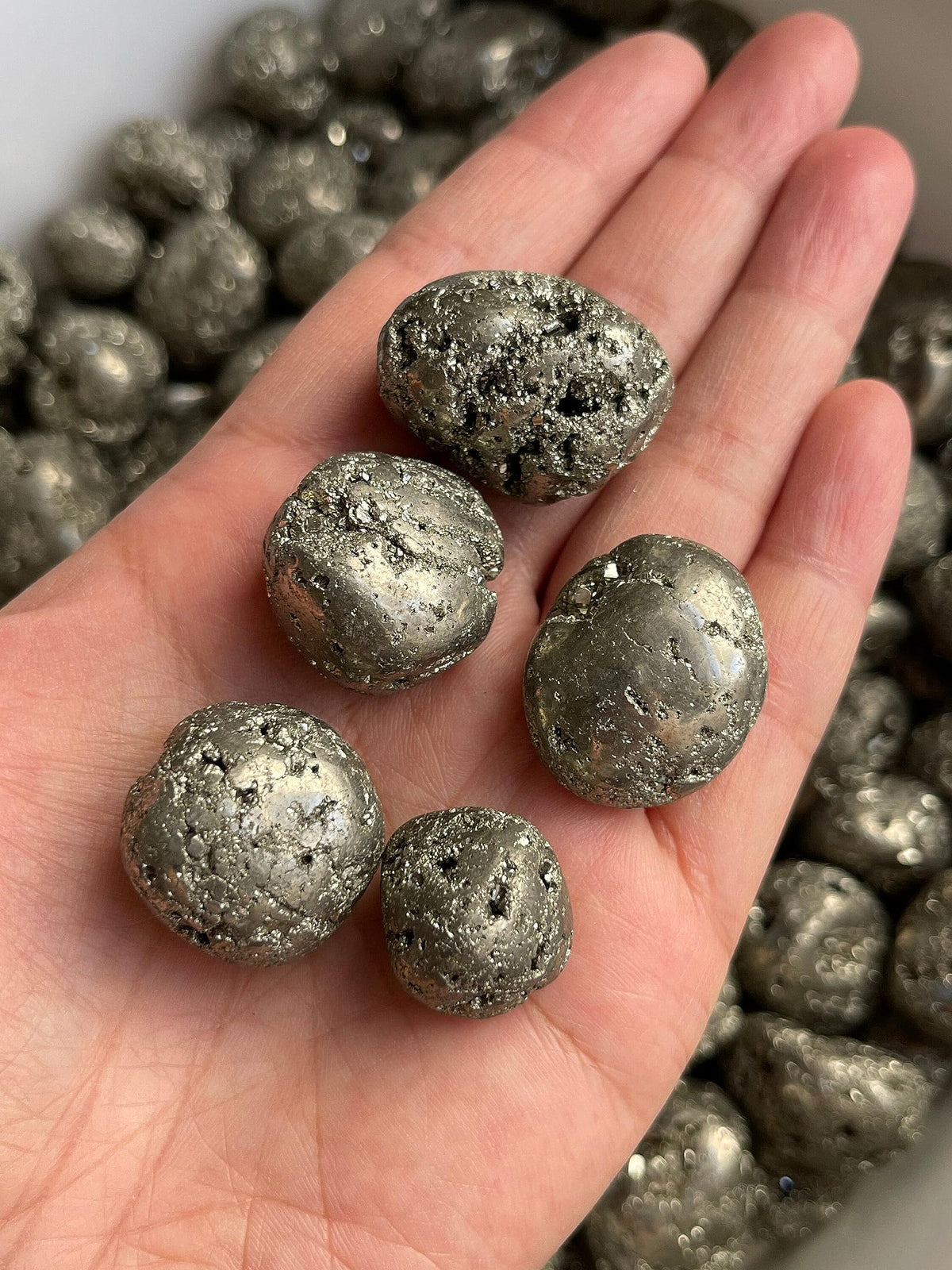 GAF TREASURES 5 Pcs Pyrite Tumbled Stones, Polished Natural Pyrite Gemstone, Pyrite Healing Crystals (Pyrite)