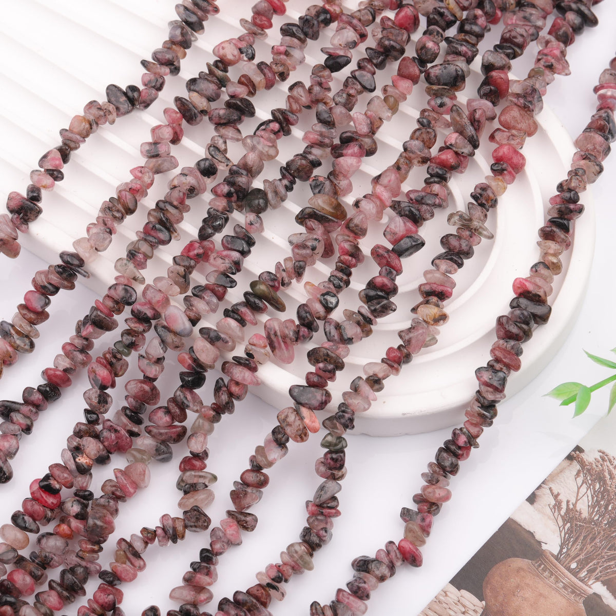 200pcs Natural Irregular Chip Stone Beads 5-8mm Pre-Drilled 30-inch Strand Semi-Precious Healing Crystal Beads for DIY Jewelry Making Bracelet Chakra Crafts Cherry Blossom Rain