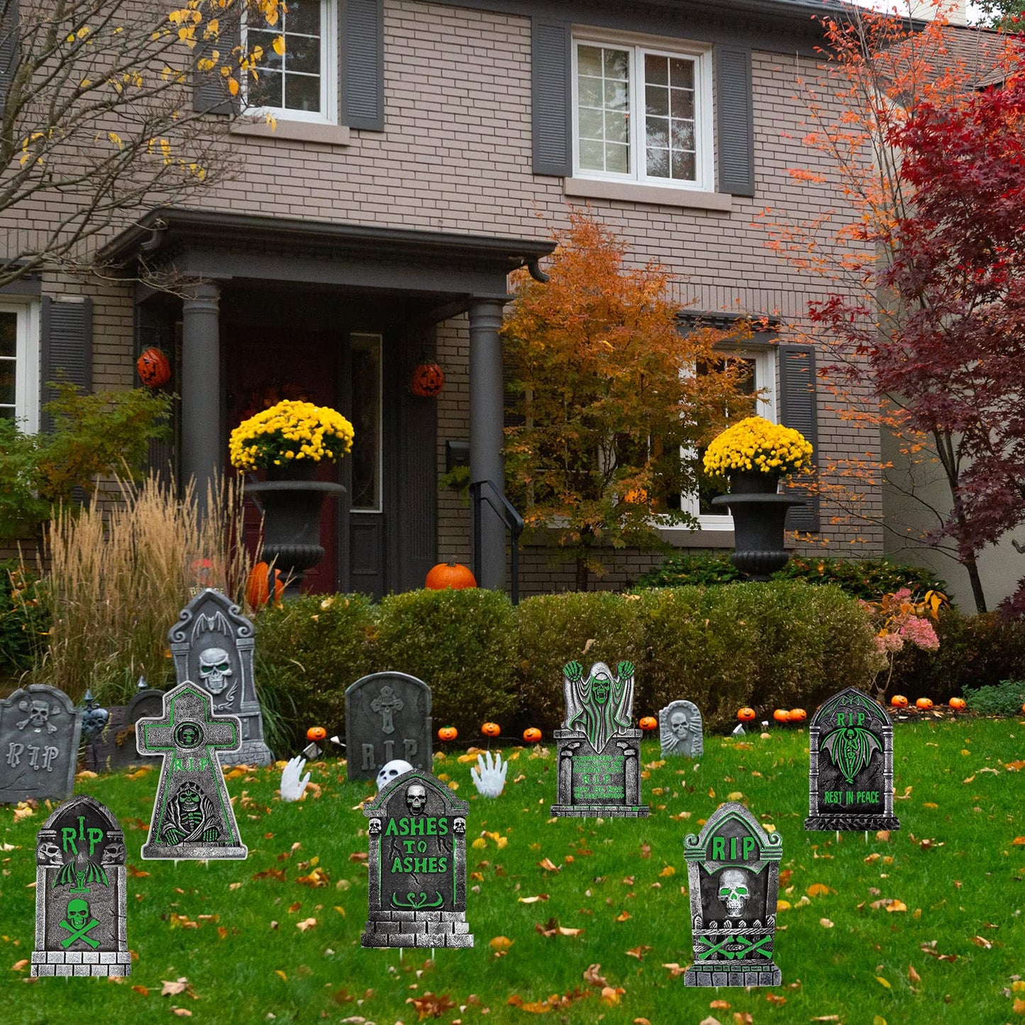 6 Pieces Halloween Decorations Yard Signs Stakes Fluorescence Warning Signs Props Outdoor Decor Scary Creepy Theme Garden Signs for Haunted House Outside Garden Lawn Yard (Novelty Style)