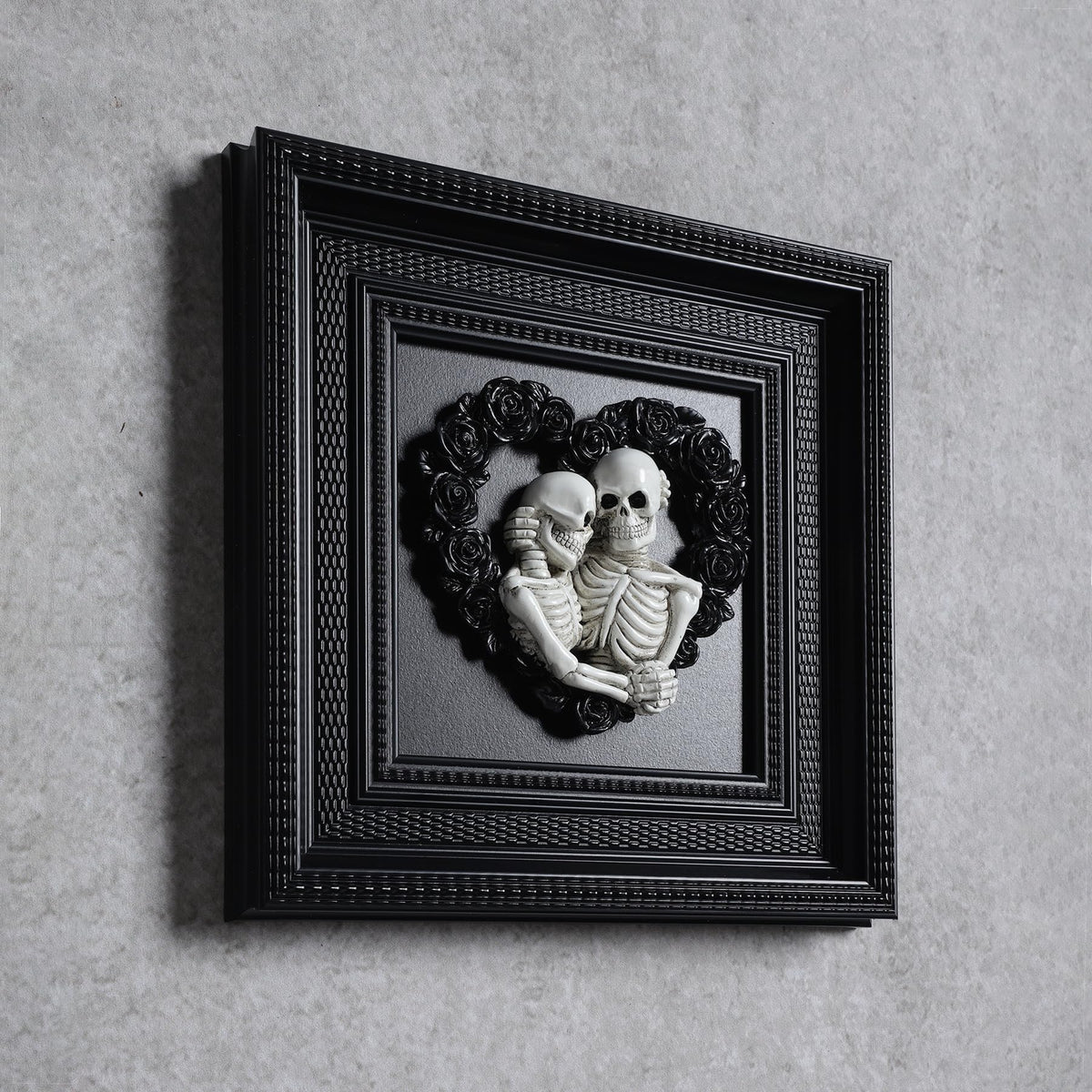 Skeleton Couple Hugging 3d Wall Sculpture Love Never Dies Black Wedding Roses Heart Wreath with Black Framed for Home Decor Accents, Living Room, Entryway Wall Art, Gothic Wall Decor