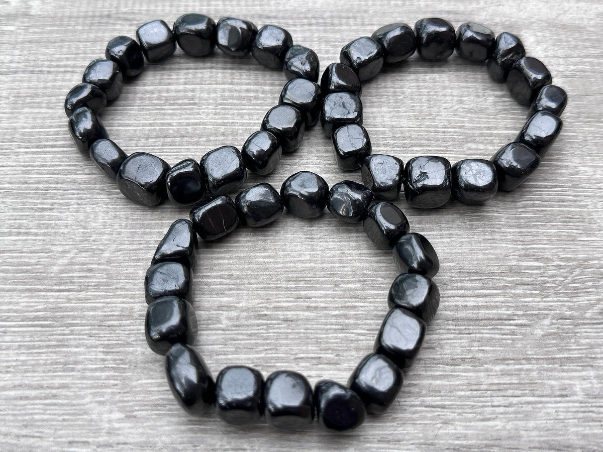 GAF TREASURES Shungite Crystal Nugget Bracelet, Genuine Shungite Tumbled Gemstone Bracelet, Healing Crystal Bracelet, Gift for Men & Women (1)