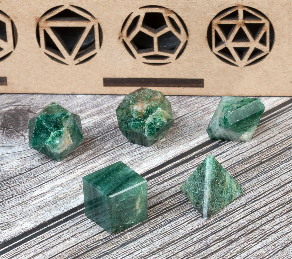 Crocon Green Mica 5Pcs Platonic Solids Crystal Geometry Set, Platonic Solids Sacred Geometric Stones for Meditation Reiki Balancing Healing Chakra Stone Cleansing Spiritual Good Luck (1520 mm)
