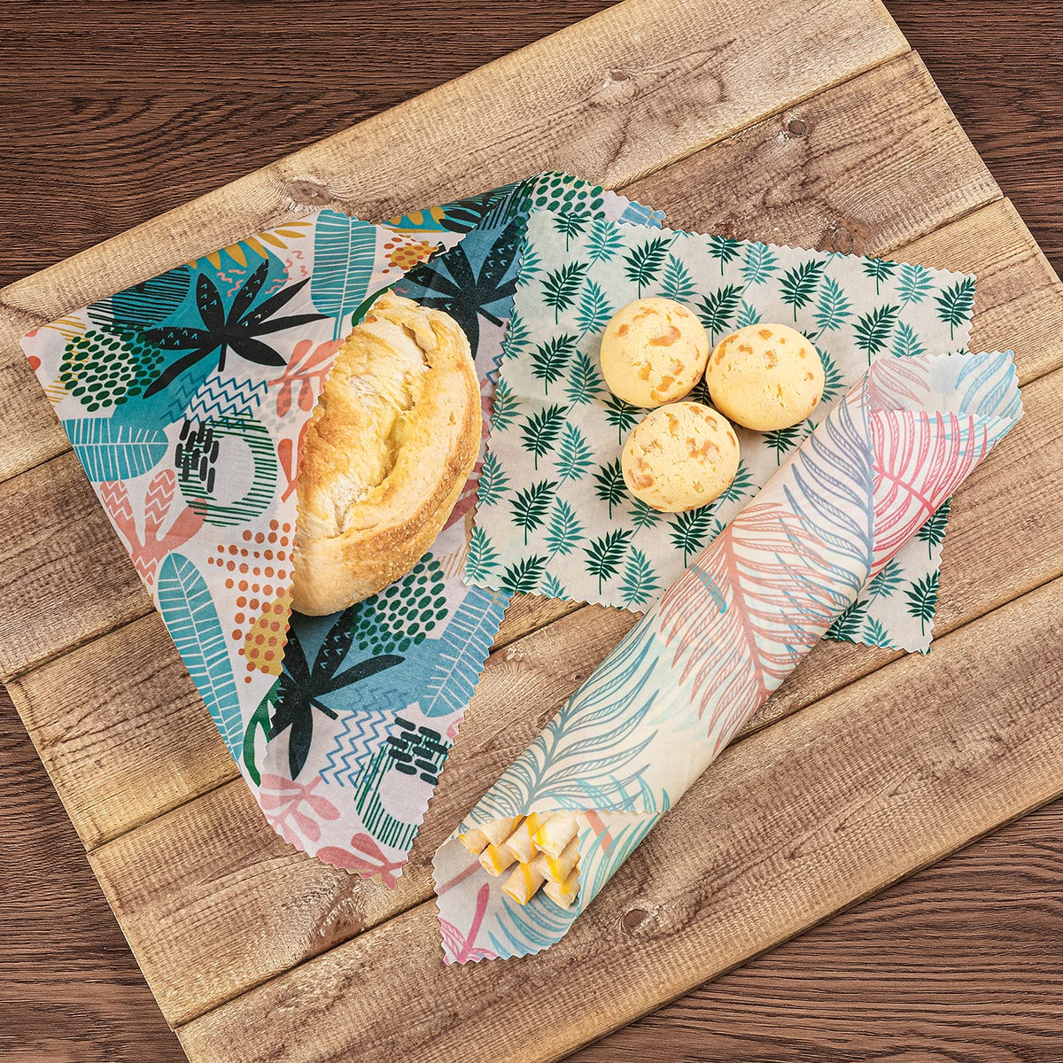 Akeeko Reusable Beeswax Food Wraps - Assorted 9 Packs, Reusable, Plastic-Free Food Storage, 5 Small, 2 Medium, 1 Large Wraps, 1 Extra Large with Tropical Leave Pattern