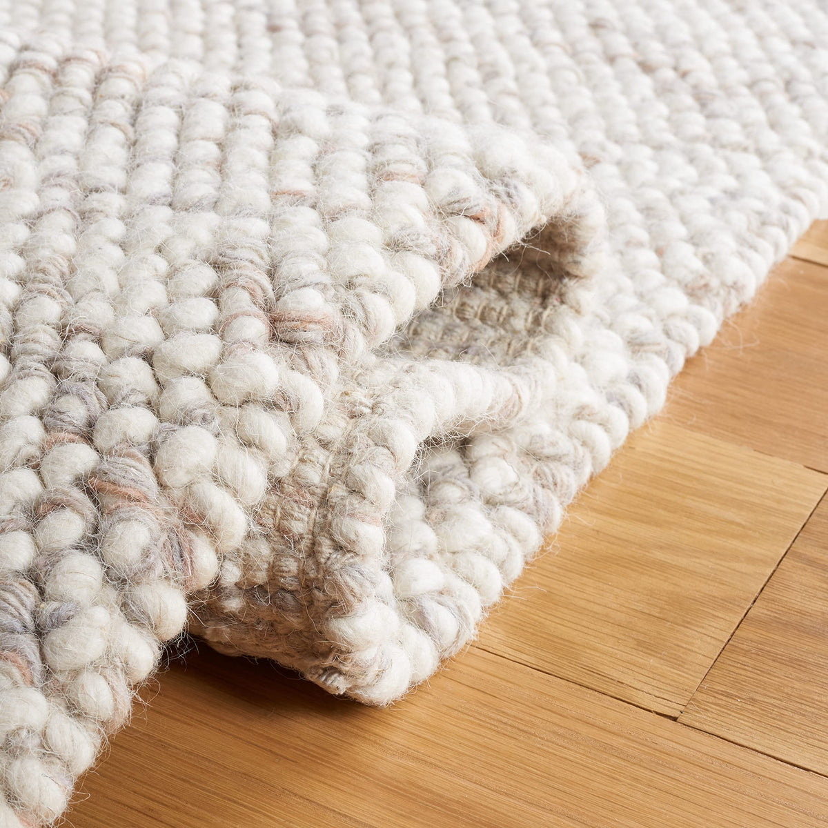 SAFAVIEH Natura Collection Area Rug - 6' x 9', Beige & Ivory, Handmade Wool, Ideal for High Traffic Areas in Living Room, Bedroom (NAT182B)