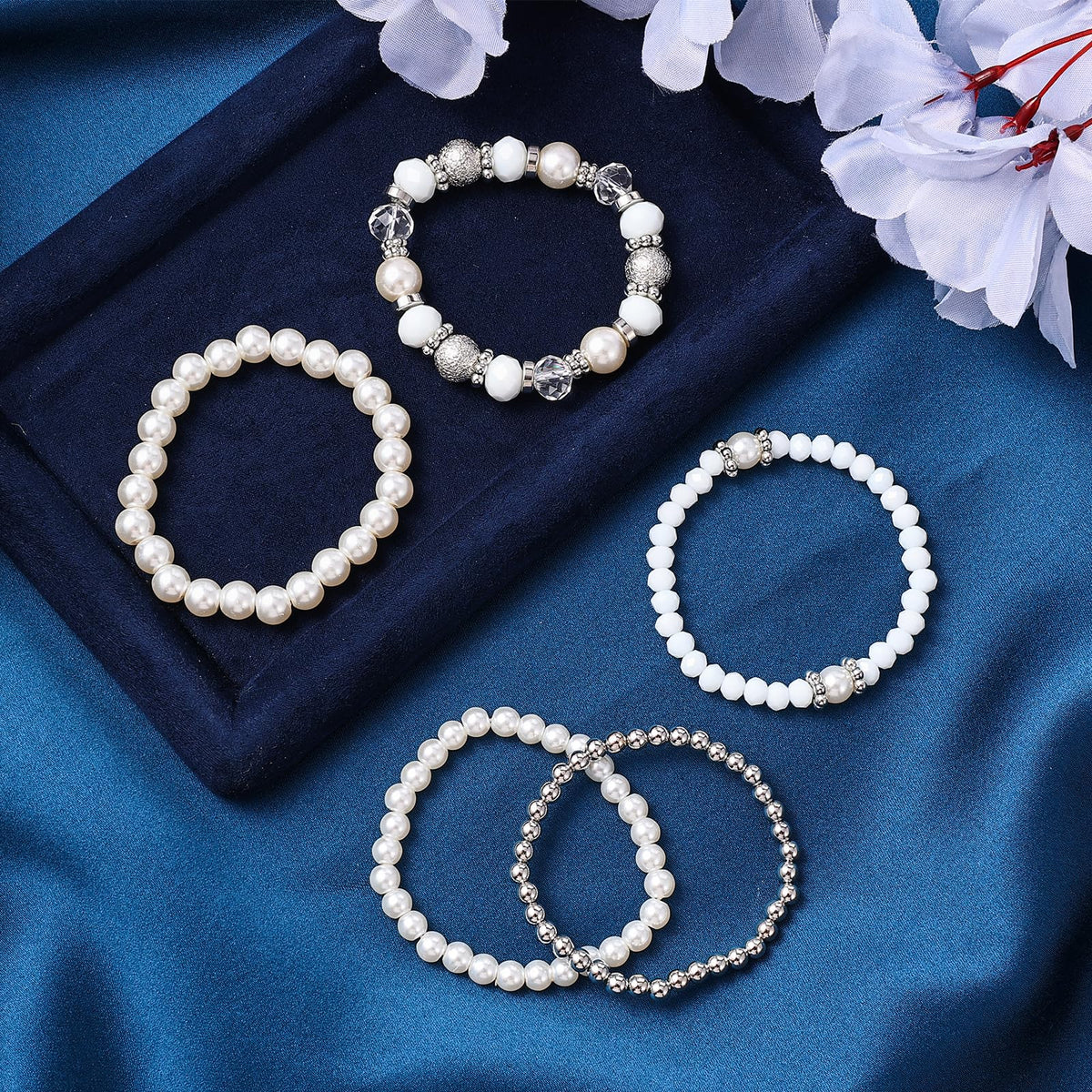 5 Pcs Beaded Stretch Bracelets White Stackable Bracelets Crystal Bead Bracelet Boho Beaded Bracelets Stretch Layering Crystal Stone Beaded Bracelets Trendy Costume Jewelry Gifts for Women