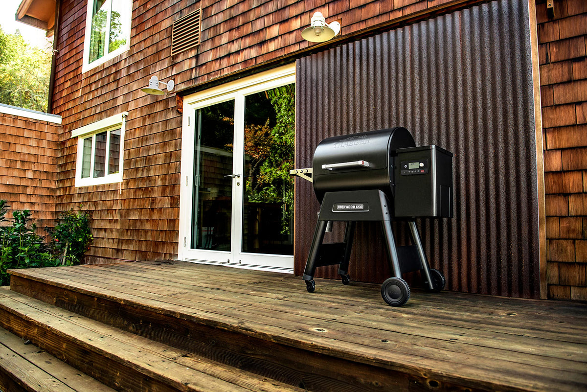Traeger Grills Ironwood 650 Electric Wood Pellet Grill and Smoker, Black, 650 Square Inches Cook Area, 500 Degree Max Temperature, Meat Probe, 6 in 1 BBQ Grill with WiFi and app connectivity