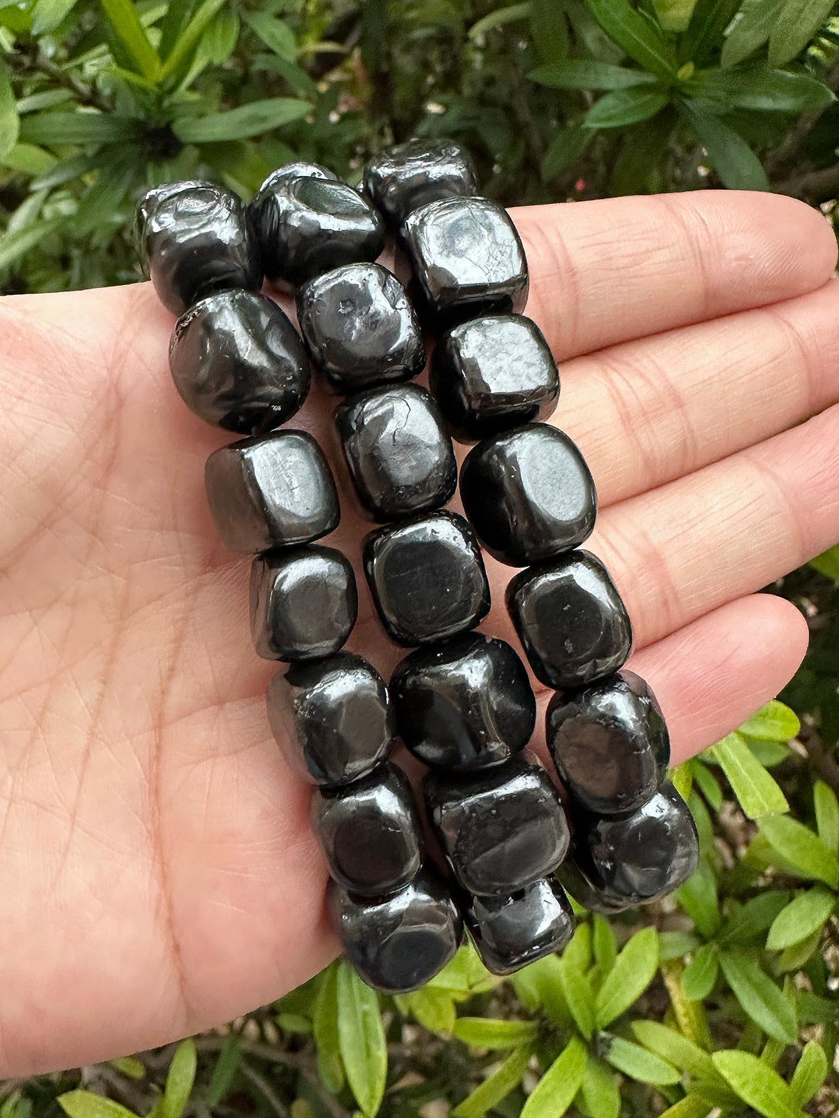 GAF TREASURES Shungite Crystal Nugget Bracelet, Genuine Shungite Tumbled Gemstone Bracelet, Healing Crystal Bracelet, Gift for Men & Women (1)