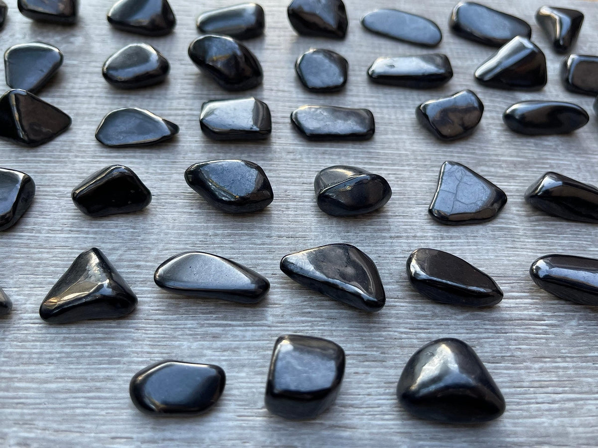 GAF TREASURES 5 Pcs Shungite Tumbled Stones, Polished Natural Shungite Gemstone, Shungite Healing Crystals (Shungite)