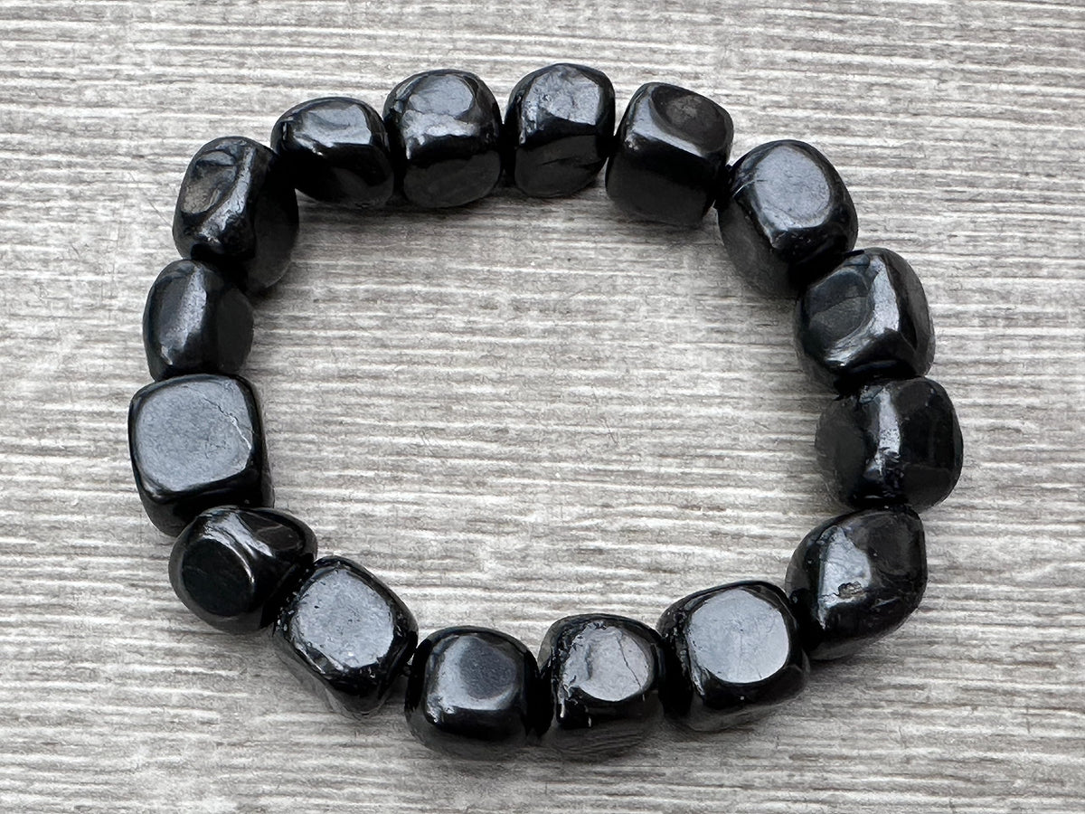 GAF TREASURES Shungite Crystal Nugget Bracelet, Genuine Shungite Tumbled Gemstone Bracelet, Healing Crystal Bracelet, Gift for Men & Women (1)