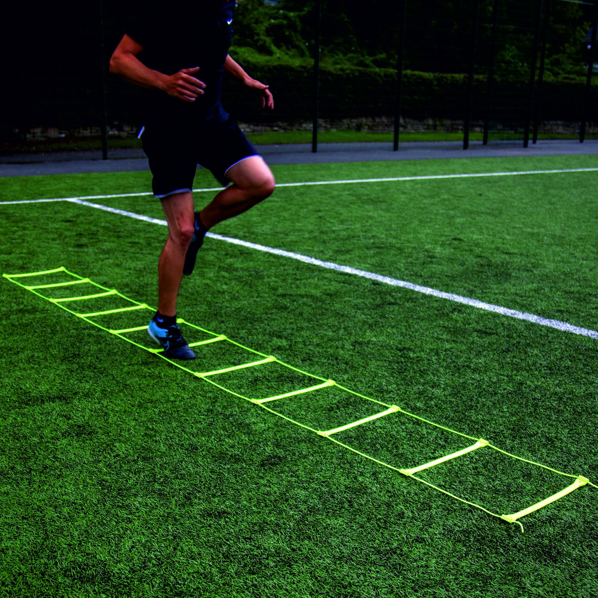 QuickPlay Agility Ladder for Speed and Agility Training - Adjustable 11 Rung Speed Ladder for Soccer, Football and Footwork Drills - Training Equipment for Kids, Youth and Adults with Carry Bag