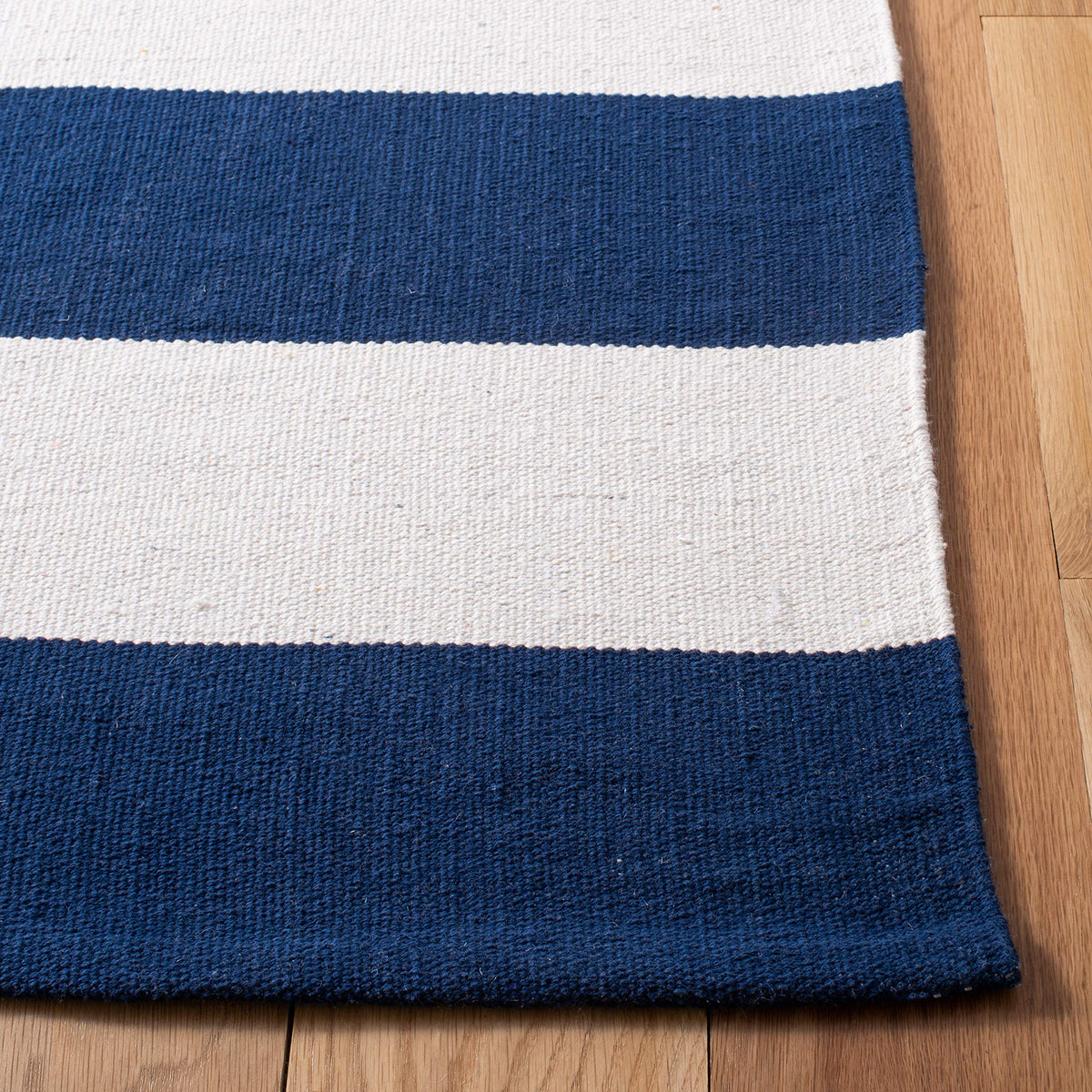 SAFAVIEH Montauk Collection X-Large Area Rug - 12' x 18', Navy & Ivory, Handmade Flatweave Cotton, Woven Texture, Farmhouse Stripe Pattern, Ideal for Living Room, Bedroom, Dining Space (MTK712H)